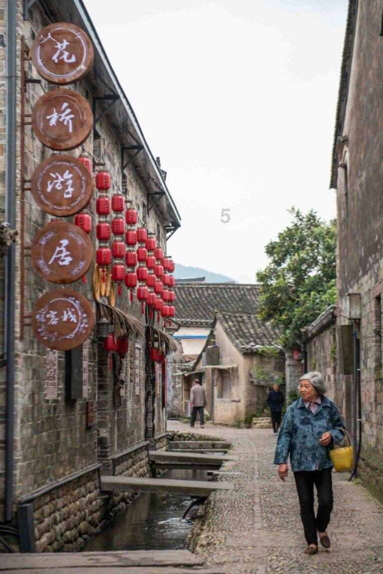 中国发布丨新疆乌什县发生7.1级地震 首批约1万件救灾物资运抵灾区-中国网